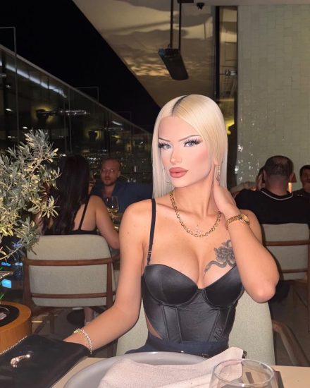 Dazkırı Escort Caitlin