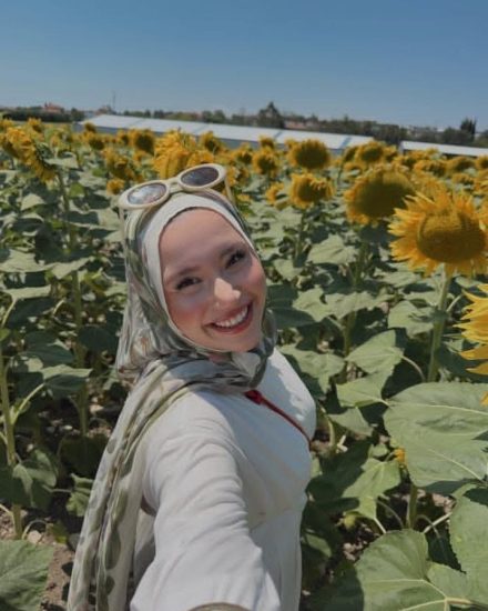 Emirdağ Escort Poppy